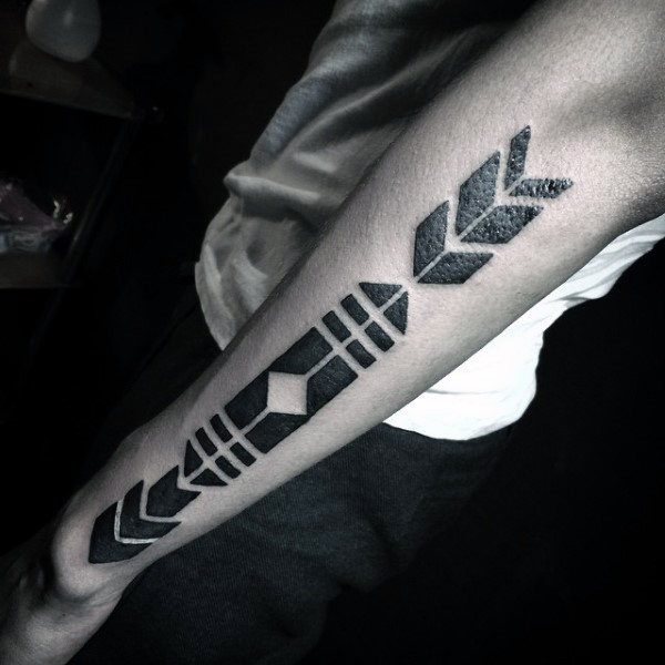 schwarz blackwork tattoo 73