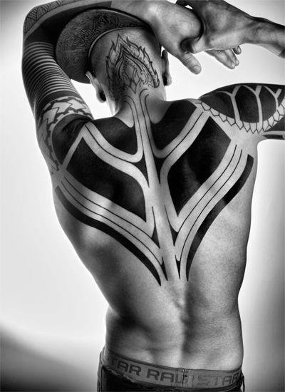 schwarz blackwork tattoo 91