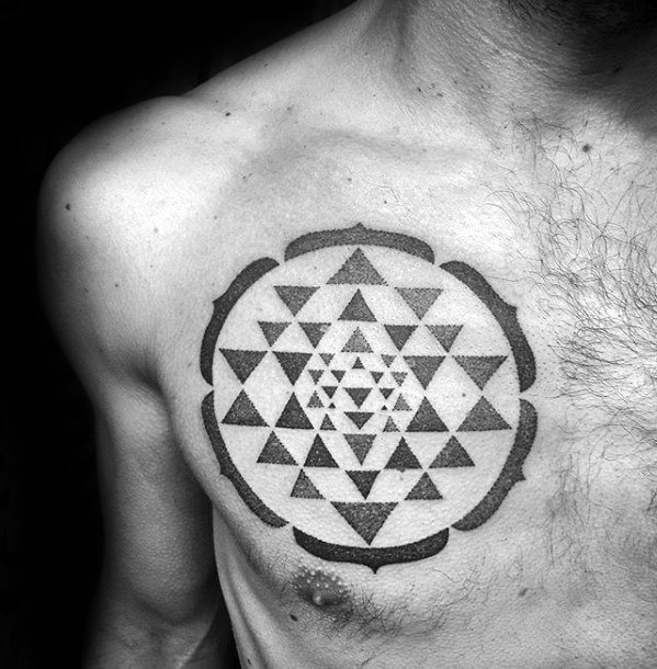 brust tattoo 538