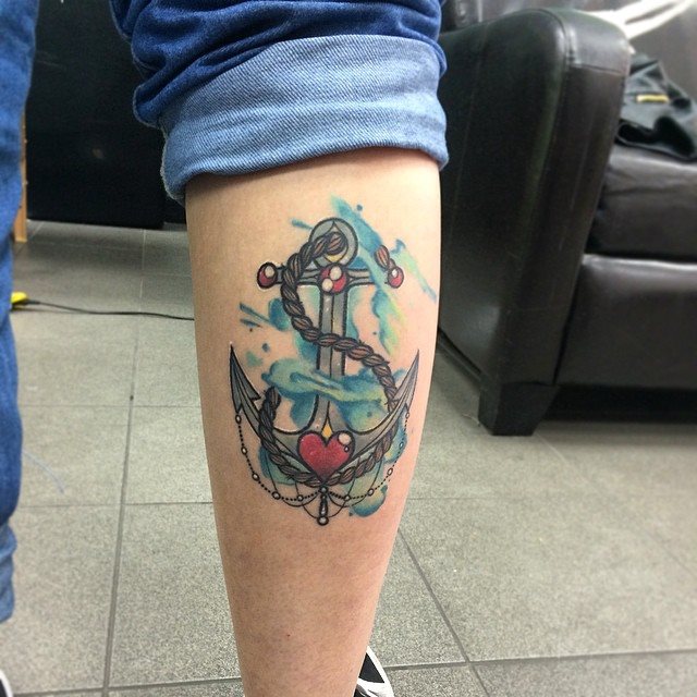 150 Tattoos auf der Wade