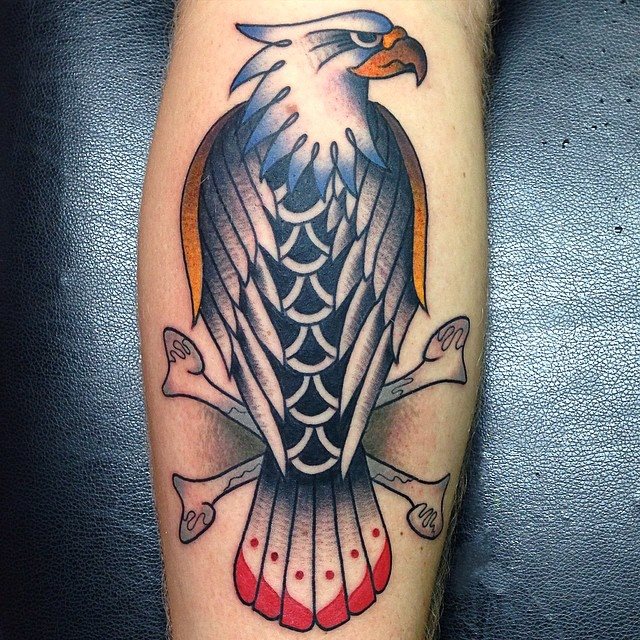 150 Tattoos auf der Wade