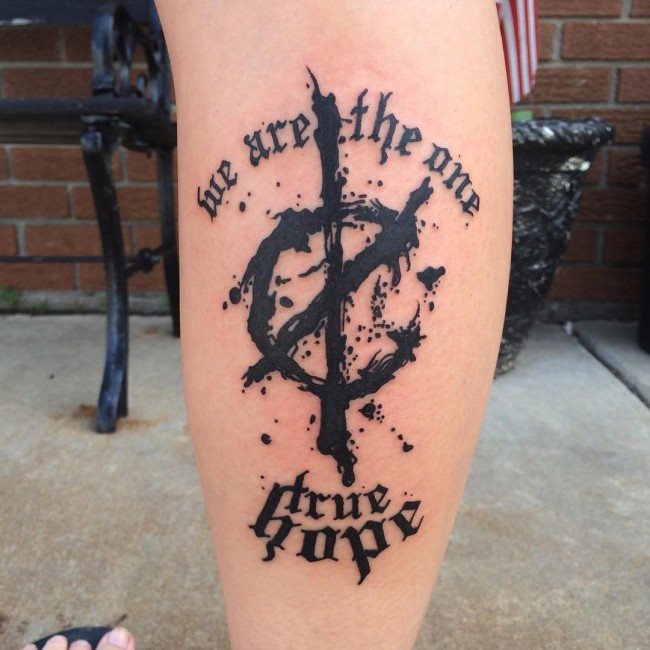 150 Tattoos auf der Wade