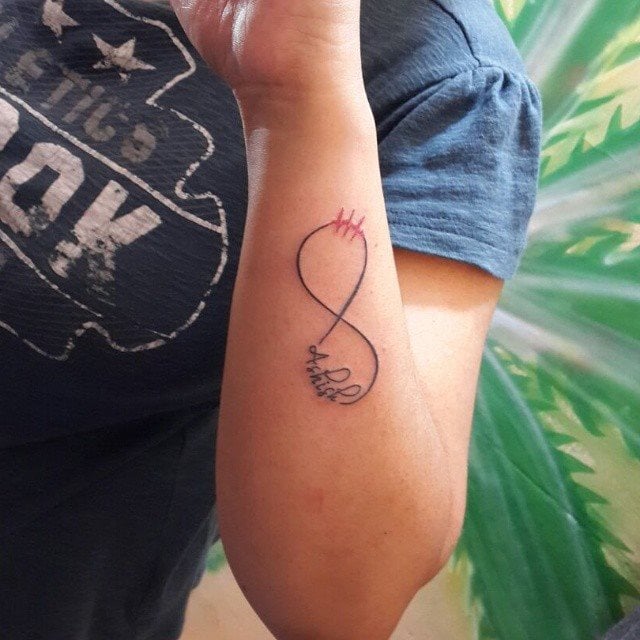 98 UnendlichkeitssymbolTattoos (mit Bedeutung)
