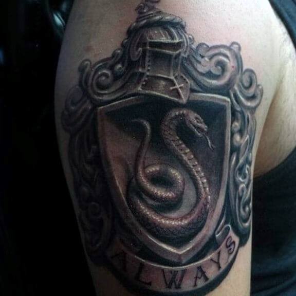 schild wappen tattoo 47