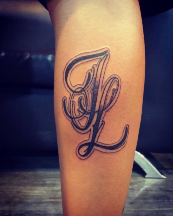 initialen tattoo 36