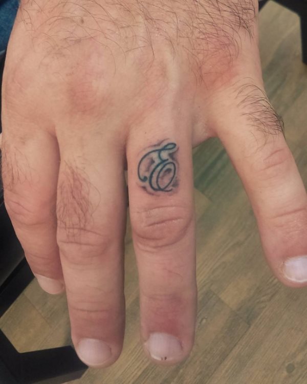 initialen tattoo 56