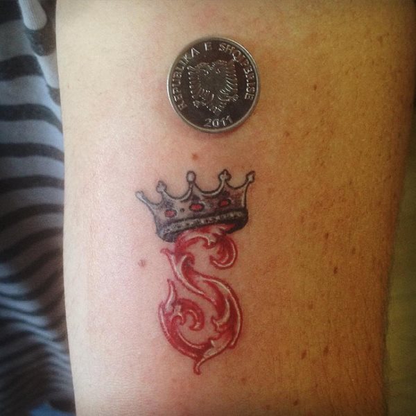 initialen tattoo 68