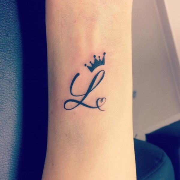 initialen tattoo 86