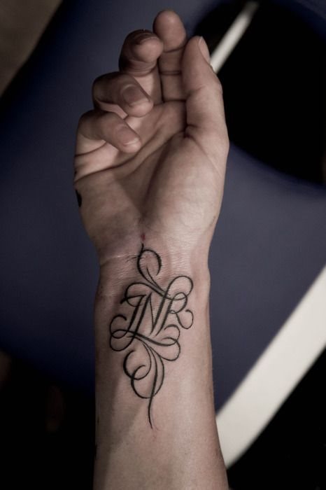 initialen tattoo 96