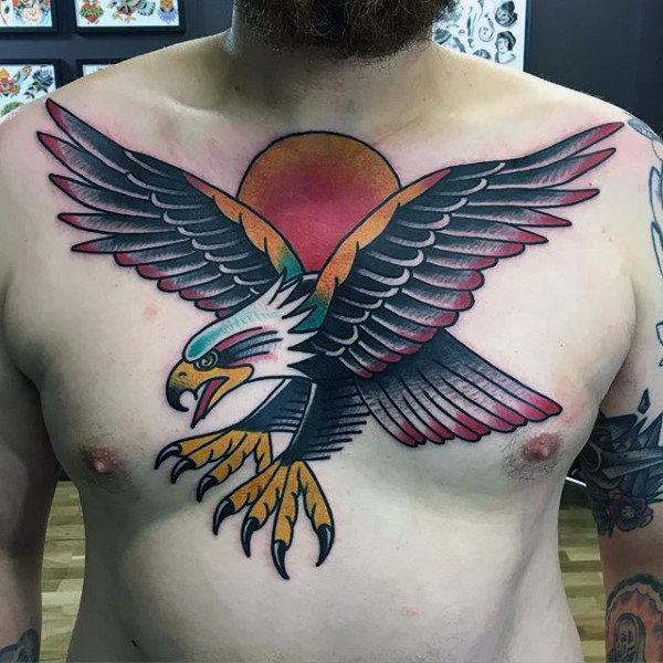 80 Tattoos eines Adlers auf der Brust: Was symbolisiert das?