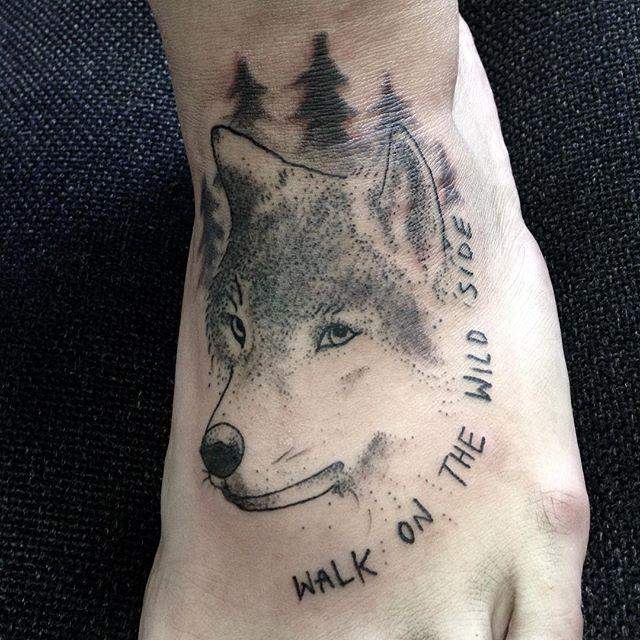 70 Small Wolf tattoos - Symbolism and Meaning
