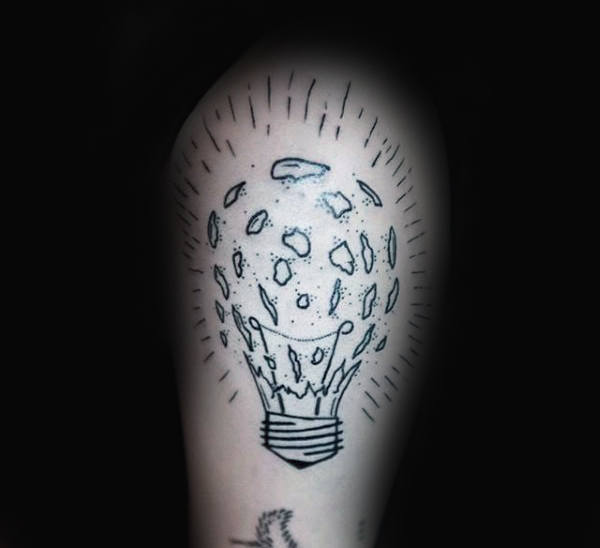 tatouage ampoule 139