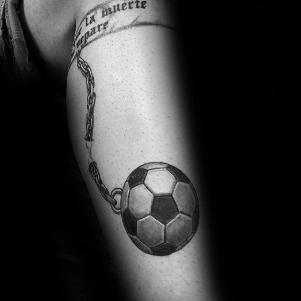 tatouage football 155