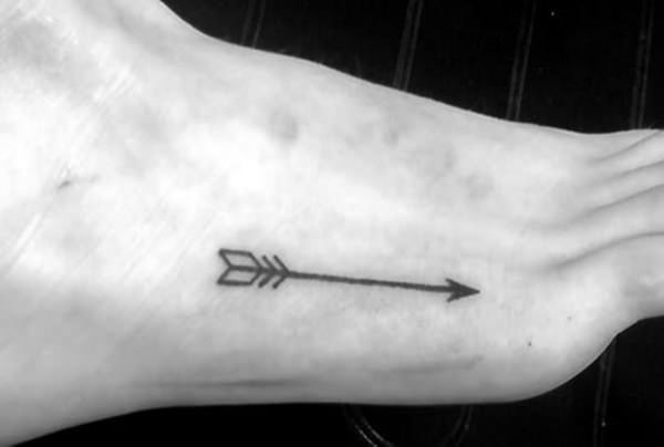 tatouage fleche 158
