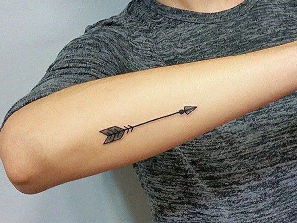 tatouage fleche 182
