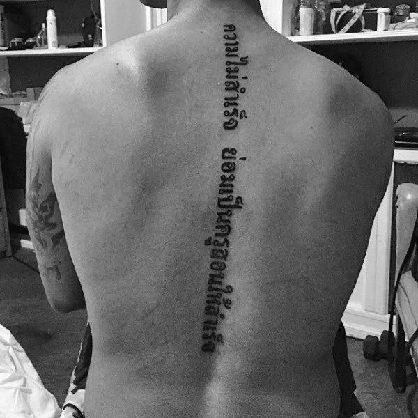 tatouage ColonneVertebrale 159