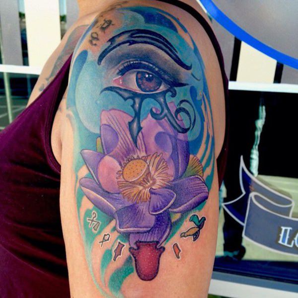 tatouage yeux 166