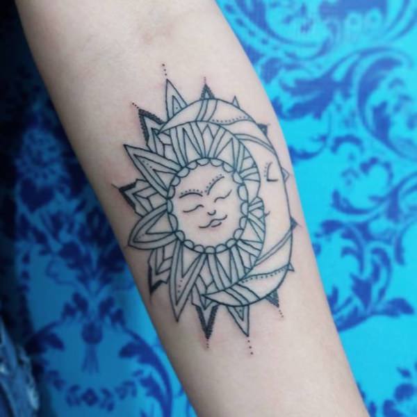 tatouage soleil 125