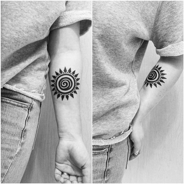 tatouage soleil 145
