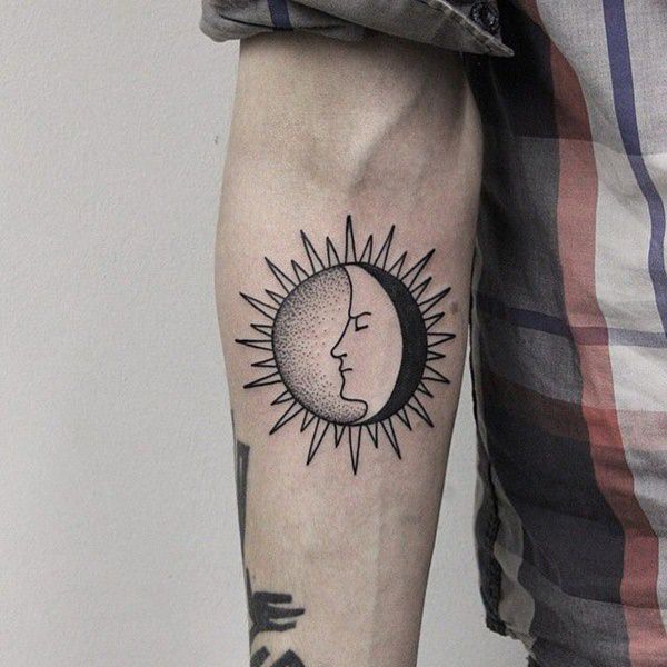 tatouage soleil 147