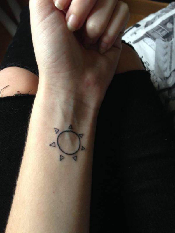 tatouage soleil 164