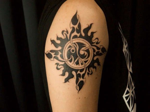 tatouage soleil 186