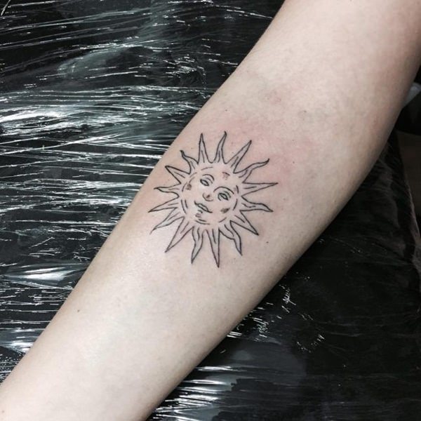 tatouage soleil 239