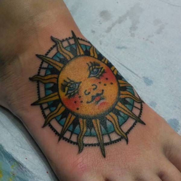 tatouage soleil 241