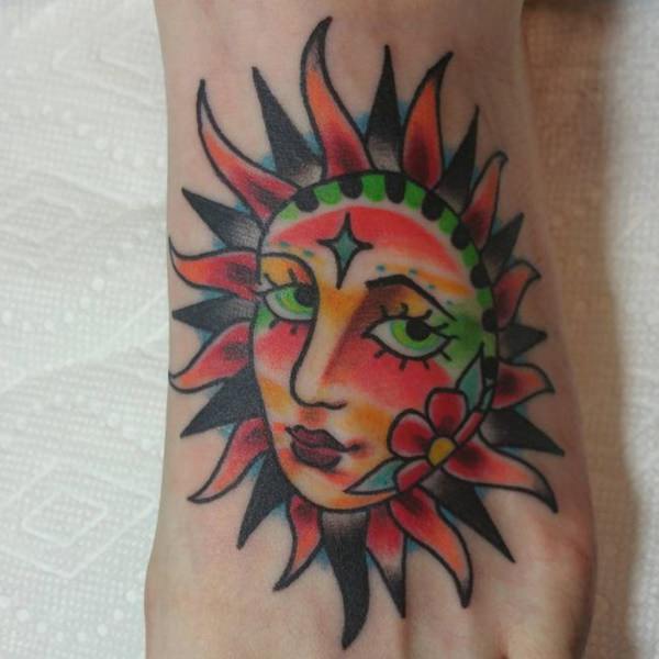 tatouage soleil 244