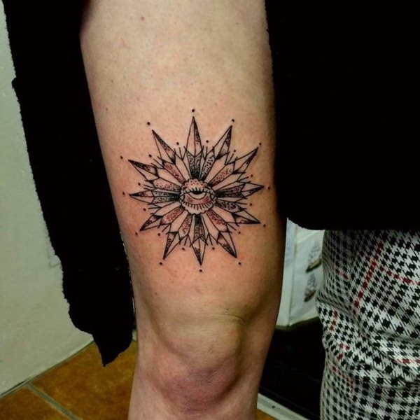 tatouage soleil 252