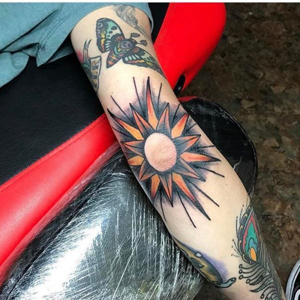 tatouage soleil 253