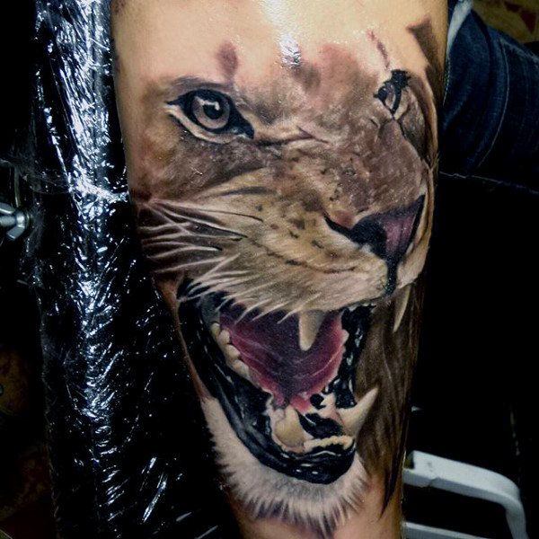 tatouage lion 154