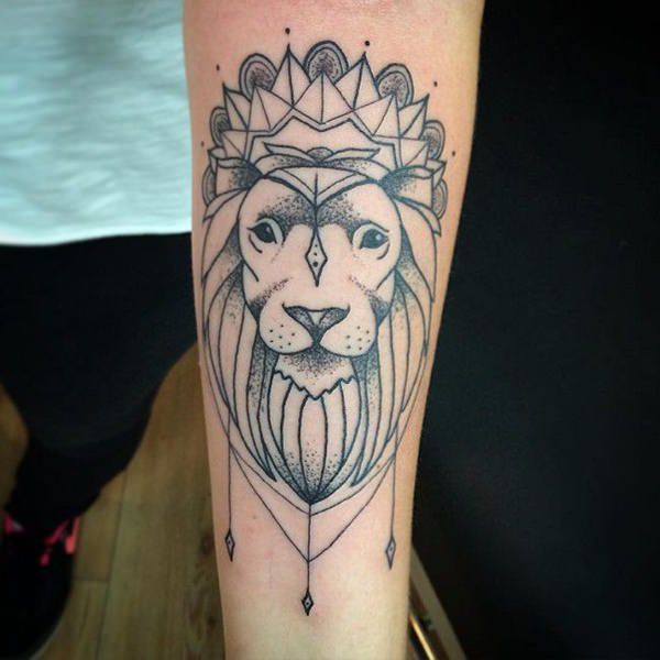 tatouage lion 160