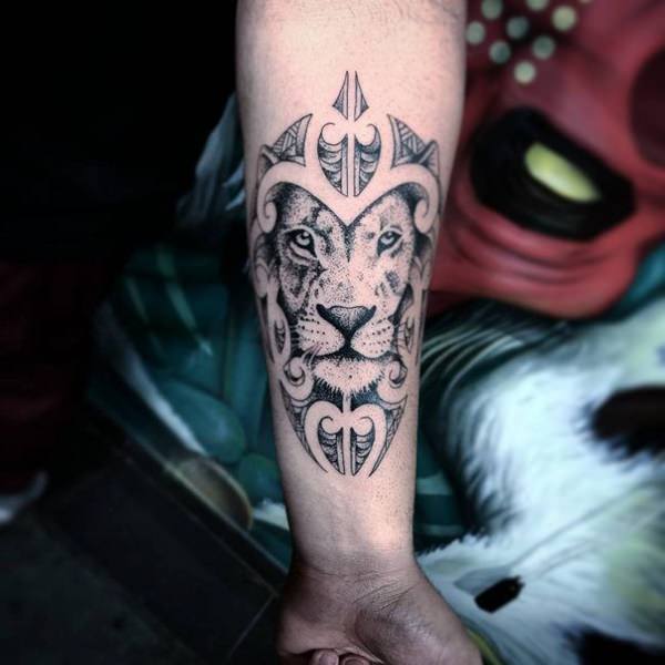 tatouage lion 175