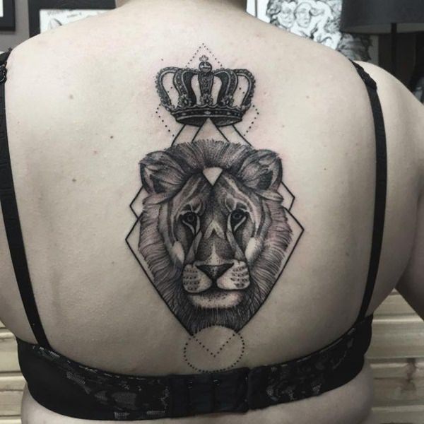 tatouage lion 230