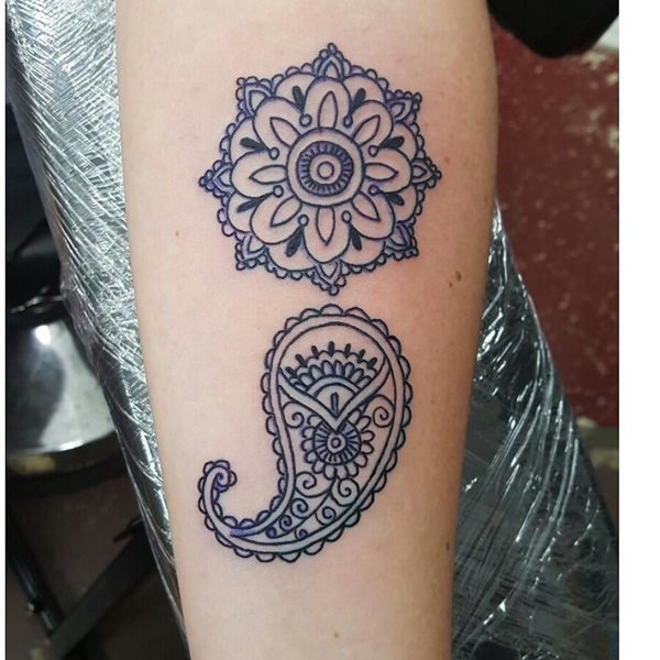 tatouage point virgule 173