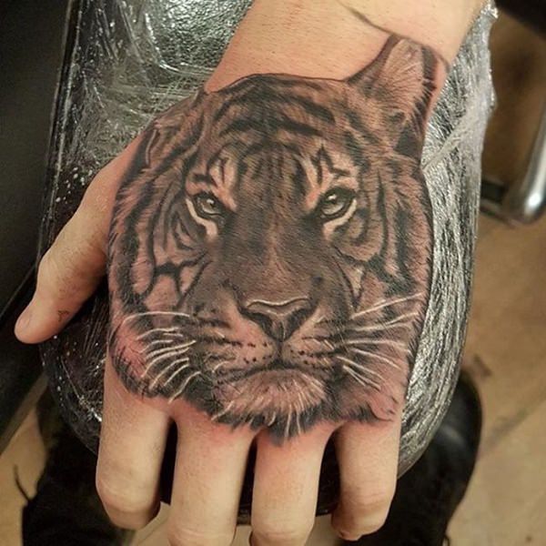 tatouage tiger 223