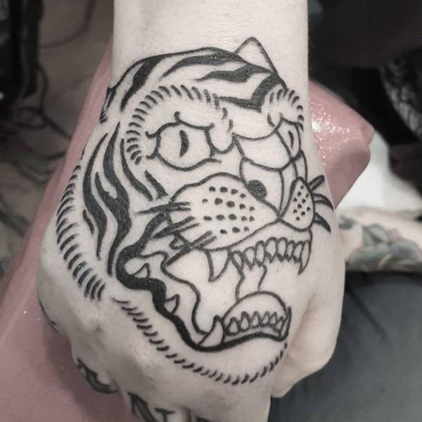 tatouage tiger 235