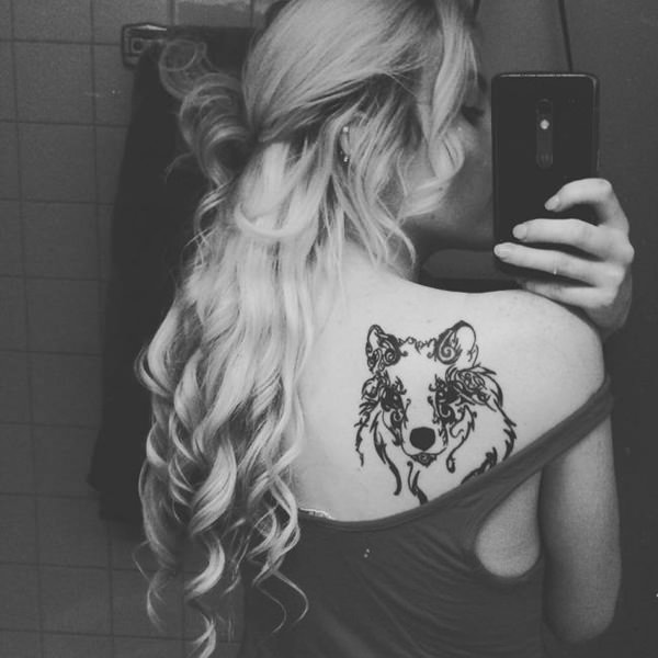 tatouage loup 124