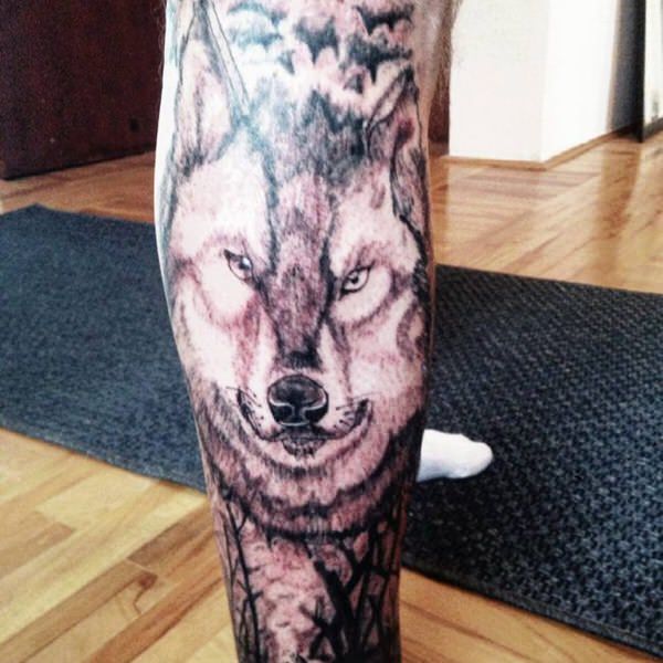 tatouage loup 222