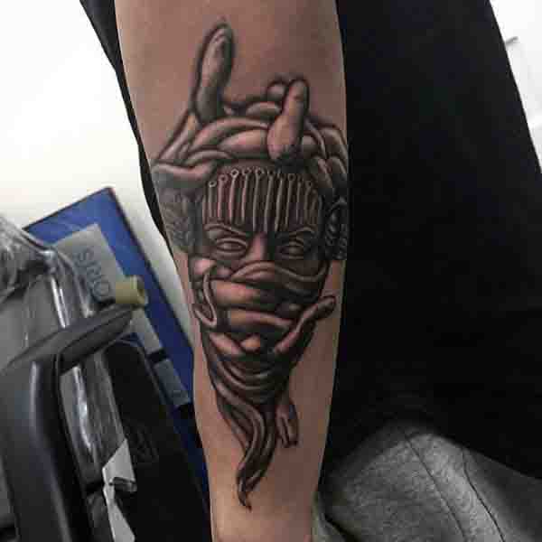 tatouage meduse 121