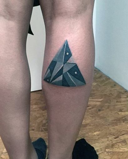 tatouage triangle 121