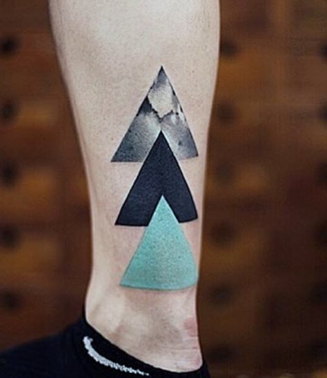 tatouage triangle 129