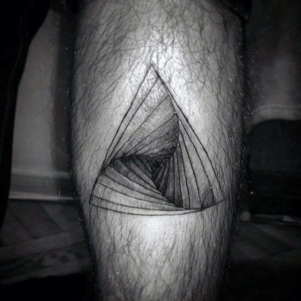 tatouage triangle 157