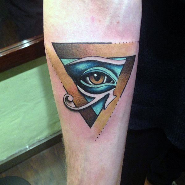 tatouage triangle 163