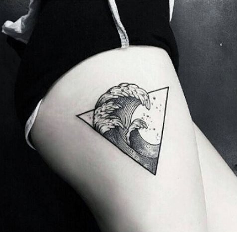 tatouage triangle 51