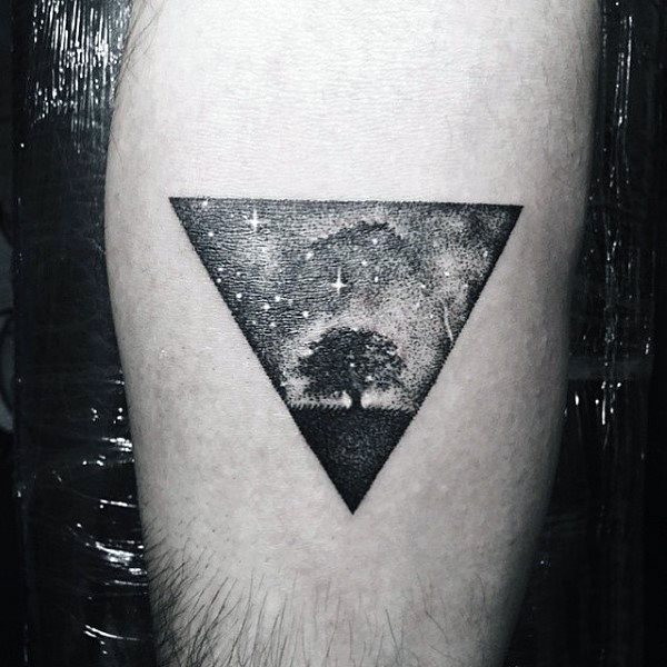 tatouage triangle 61