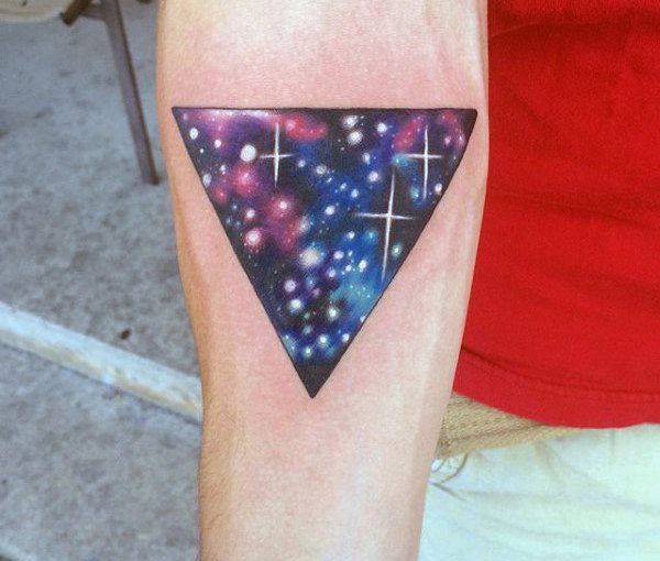 tatouage triangle 69
