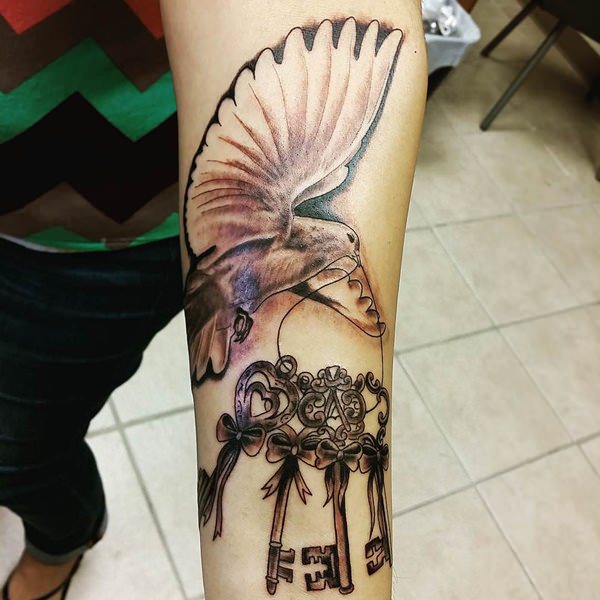 tatouage colombe 98