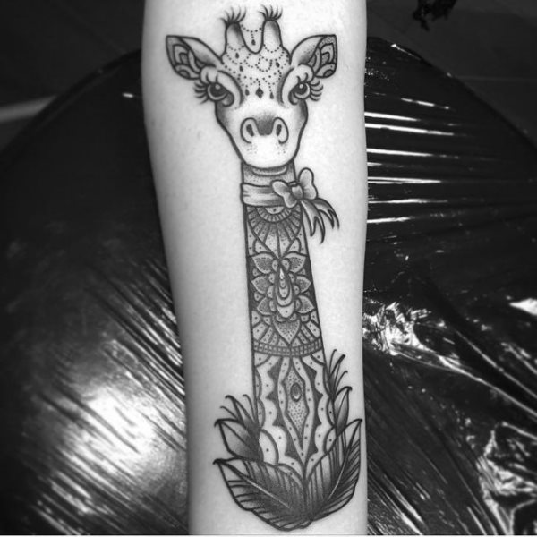 tatouage girafe 102